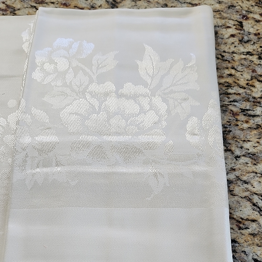 Vintage ClothTablecloth & 8 Napkin Set Ivory/Cream Imported Japan Damask Set New - Picture 2 of 8